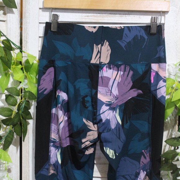 Victoria's Secret PINK | Ultimate High Waist Bonded Mesh Tropical Leggings - Picture 9 of 11